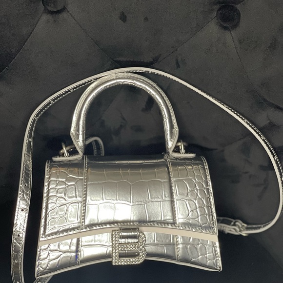 Balenciaga - Picture 2 of 3